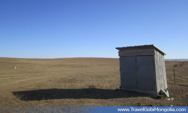 trench-toilet-in- mongolia - Travel Gobi Mongolia 